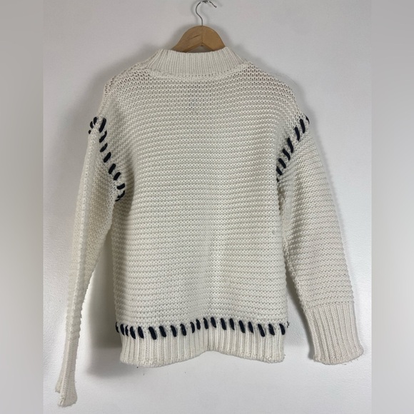 Design lab knit sweater with black detail. Women’s size medium. - Picture 11 of 12